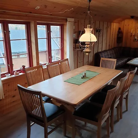 Cozy Centrally Located In Holiday home